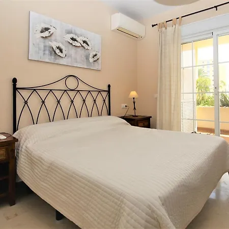 Апартаменты Port Olivian